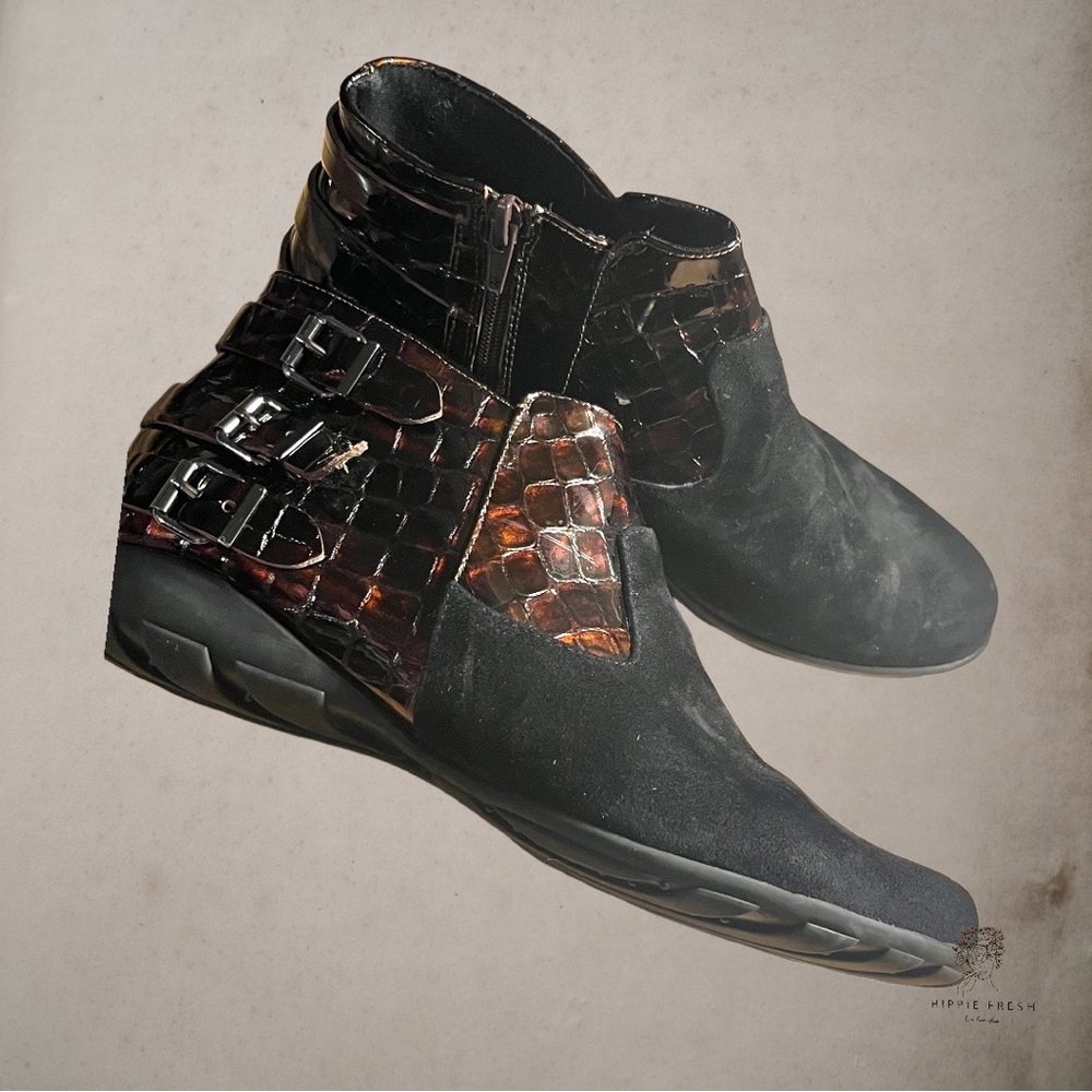 Vaneli Artemis Black Suede/Brown Coryl Booties, Women Size 10